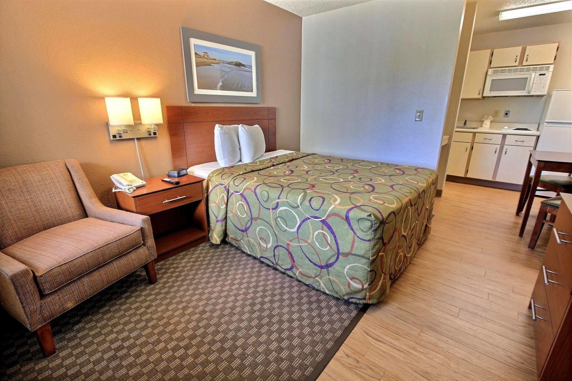 Intown Suites Extended Stay Chesapeake Va - I-64 Crossways Blvd Kültér fotó